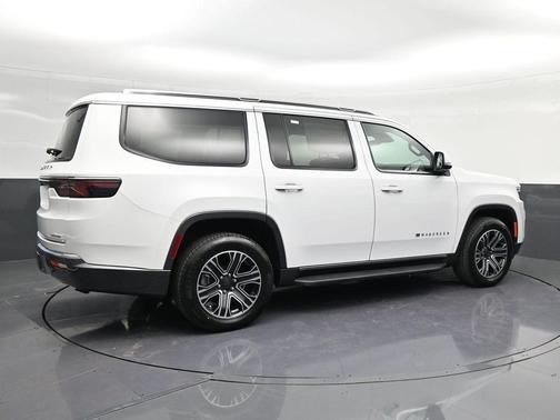 Bright White Clearcoat 2022 Jeep Wagoneer Series III