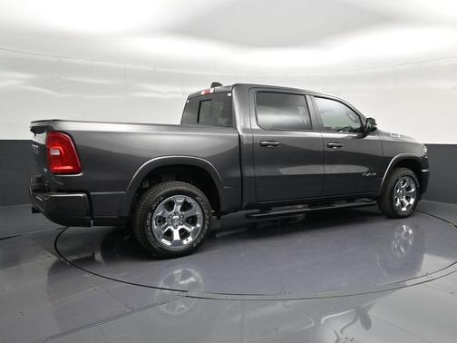 Crystal Metallic 2025 RAM 1500 Big Horn/Lone Star