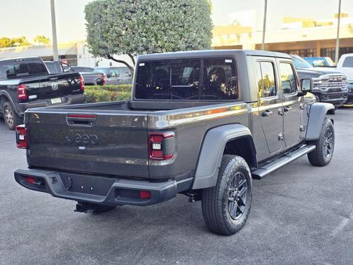 2025 Jeep Gladiator Sport