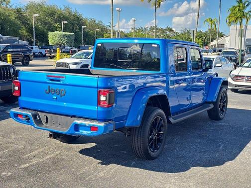 2022 Jeep Gladiator Overland