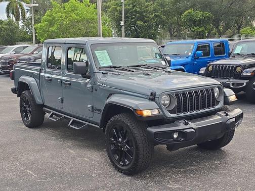 2025 Jeep Gladiator Sport