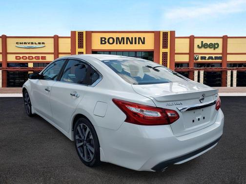 2016 Nissan Altima 2.5 SR