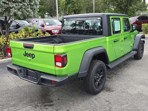 2025 Jeep Gladiator Sport