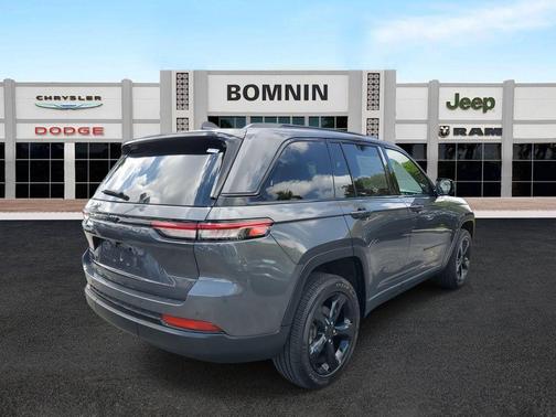 2024 Jeep Grand Cherokee Laredo
