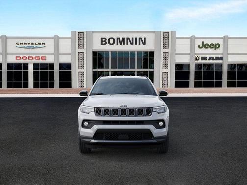 Bright White Clearcoat 2026 Jeep Compass Latitude