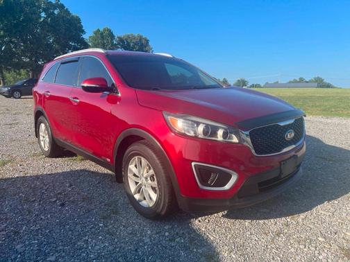 Red 2016 Kia Sorento LX