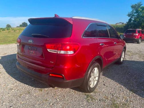 Red 2016 Kia Sorento LX