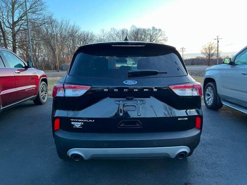 2022 Ford Escape Titanium