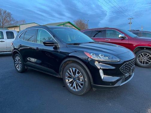 2022 Ford Escape Titanium