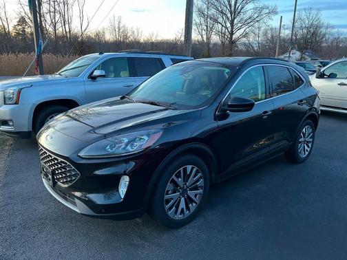2022 Ford Escape Titanium