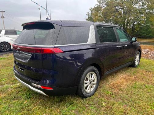 2022 Kia Carnival LX