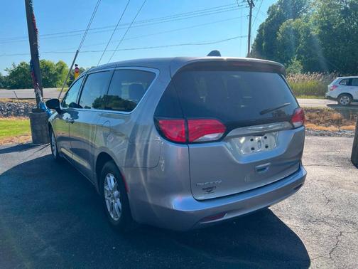 Silver 2017 Chrysler Pacifica Touring