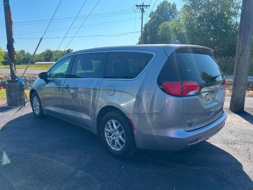 Silver 2017 Chrysler Pacifica Touring
