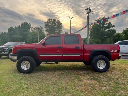 Red 2004 Chevrolet Silverado 1500 LS Crew Cab