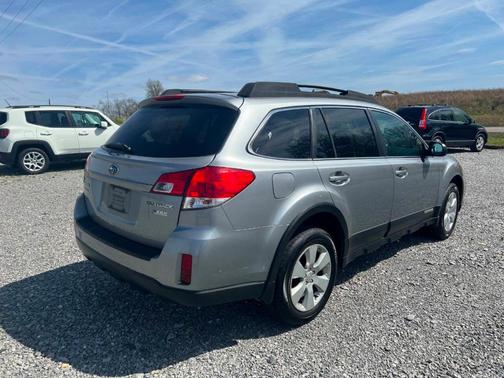 2011 Subaru Outback 2.5i Premium