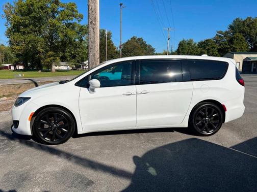 2019 Chrysler Pacifica Touring Plus