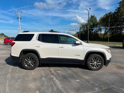 White 2017 GMC Acadia SLT-1