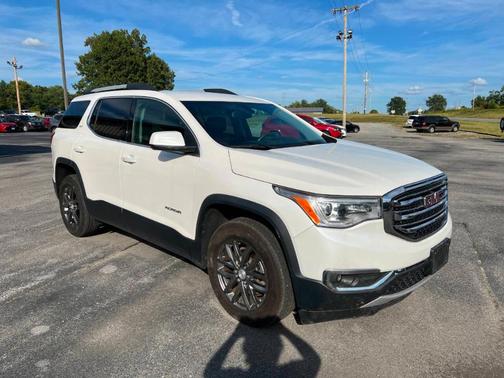 White 2017 GMC Acadia SLT-1