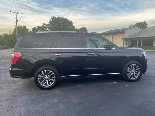 Black 2018 Ford Expedition Limited
