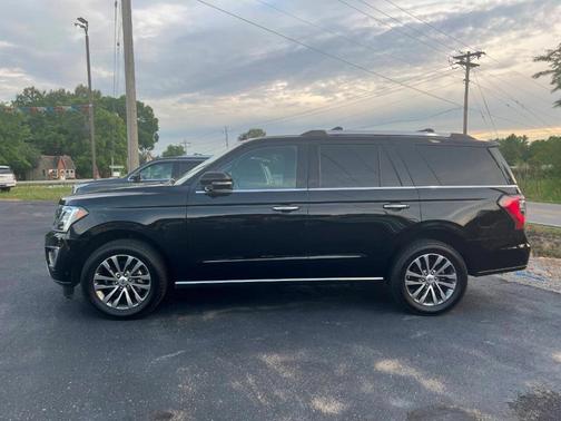 Black 2018 Ford Expedition Limited