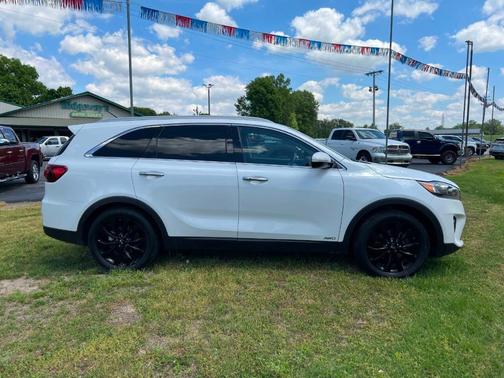 White 2020 Kia Sorento EX V6