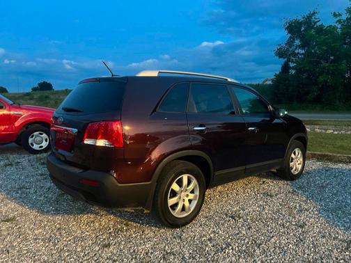 Maroon 2011 Kia Sorento Base