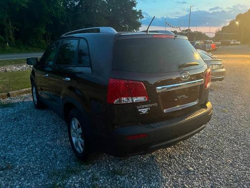 Maroon 2011 Kia Sorento Base