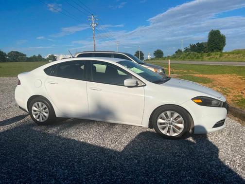 White 2014 Dodge Dart SE