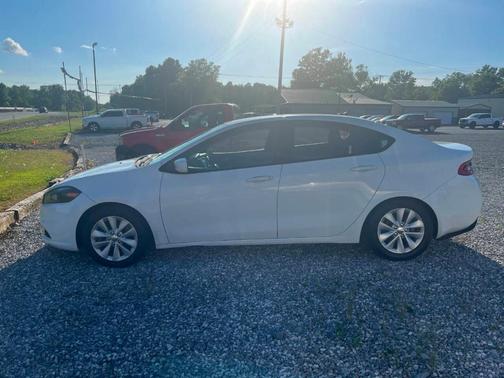 White 2014 Dodge Dart SE