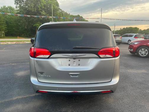 Silver 2017 Chrysler Pacifica Touring-L Plus