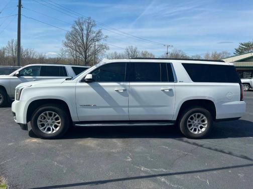 White 2019 GMC Yukon XL SLT
