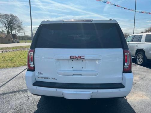 White 2019 GMC Yukon XL SLT