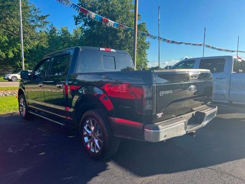 Black 2016 Ford F-150 XLT