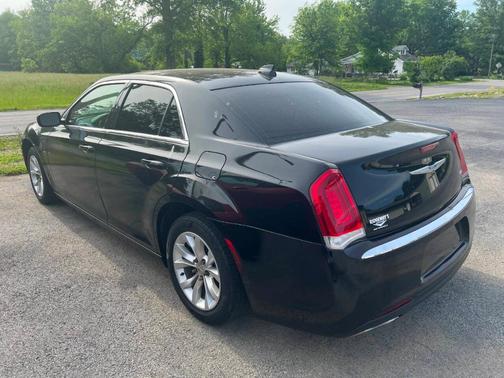 2018 Chrysler 300 Touring