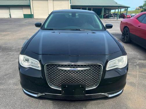 2018 Chrysler 300 Touring