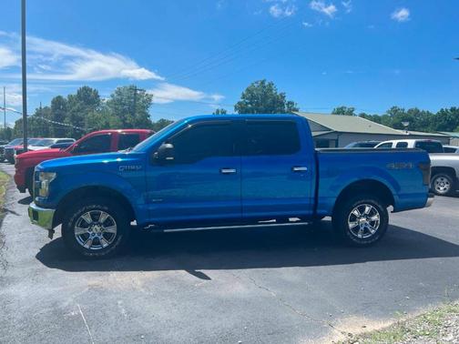 Blue 2015 Ford F-150 XLT