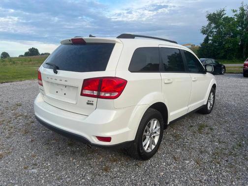 White 2015 Dodge Journey SXT
