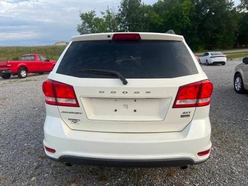 White 2015 Dodge Journey SXT