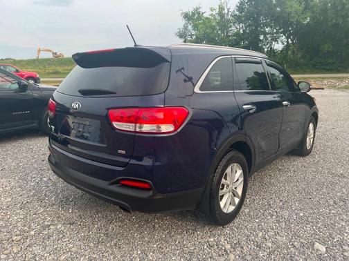 Blue 2016 Kia Sorento LX