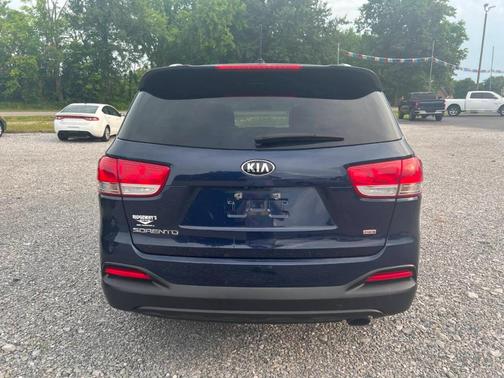 Blue 2016 Kia Sorento LX