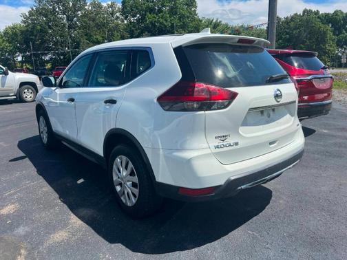 White 2018 Nissan Rogue SL
