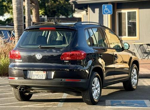 Deep Black Pearl 2017 Volkswagen Tiguan 2.0T S
