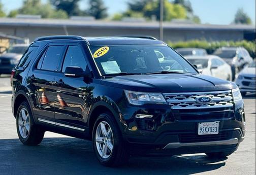 Agate Black Metallic 2019 Ford Explorer XLT