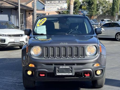 2016 Jeep Renegade Trailhawk
