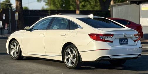 Platinum White Pearl 2018 Honda Accord EX