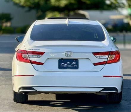 Platinum White Pearl 2018 Honda Accord EX