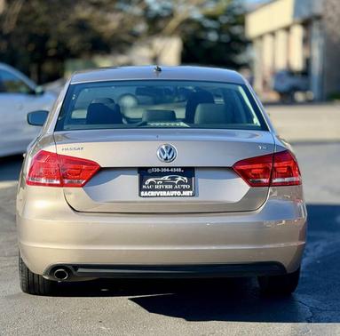 2015 Volkswagen Passat 1.8T Auto S