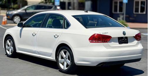 Candy White 2013 Volkswagen Passat 2.5 SE