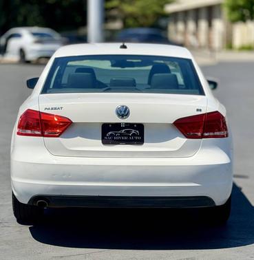 Candy White 2013 Volkswagen Passat 2.5 SE