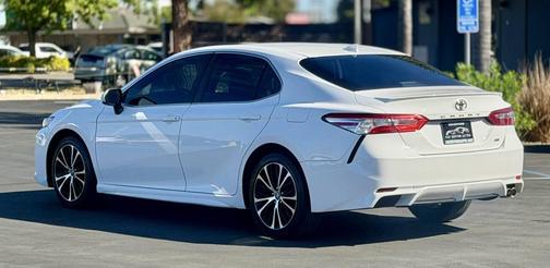 Super White 2020 Toyota Camry SE